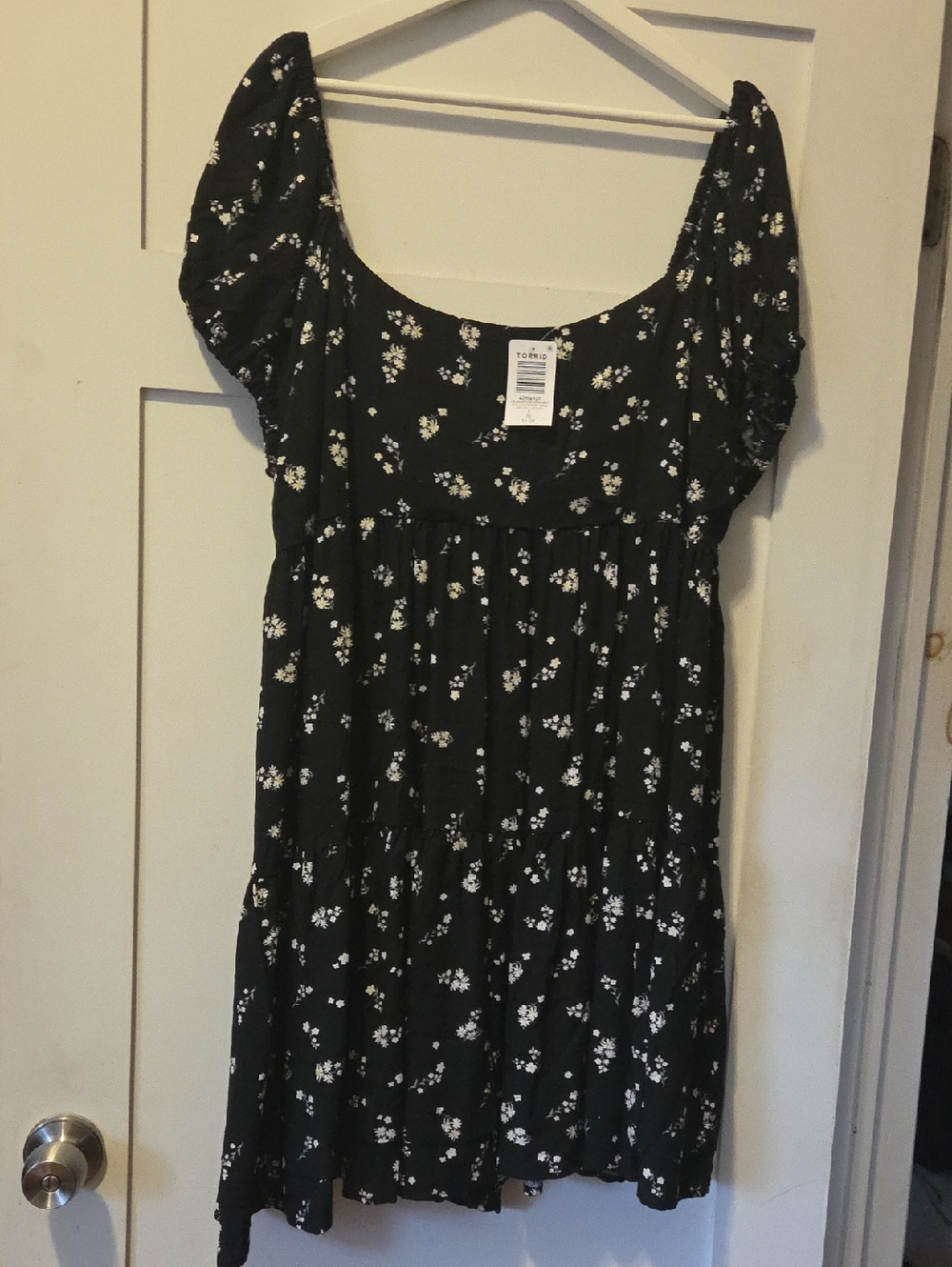 Torrid Black and White Floral Puff-Sleeve Dress